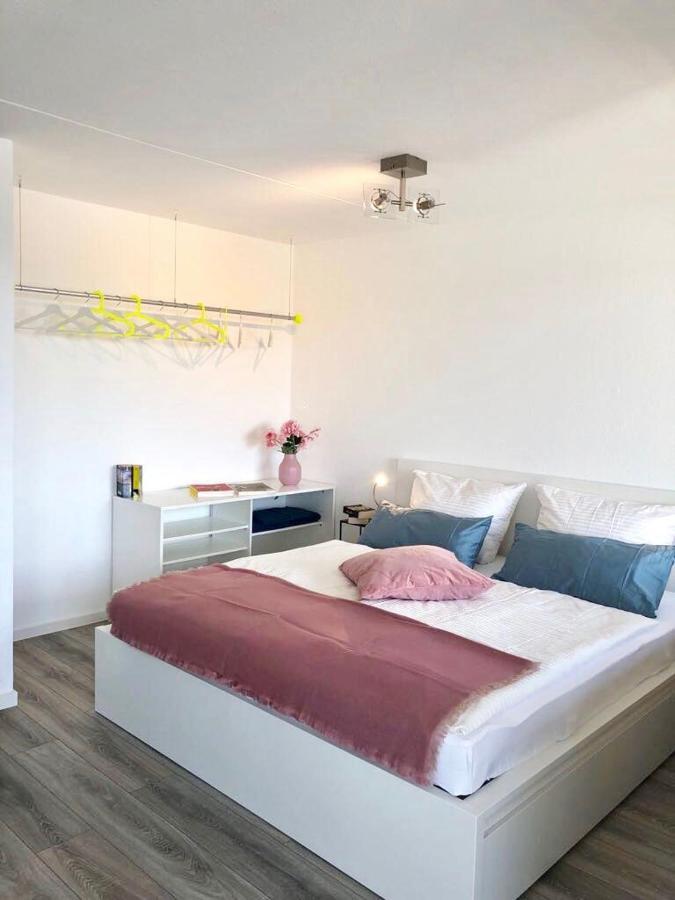 Grosses Appartement Mit Aussichtsbalkon Ludwigsburg Buitenkant foto