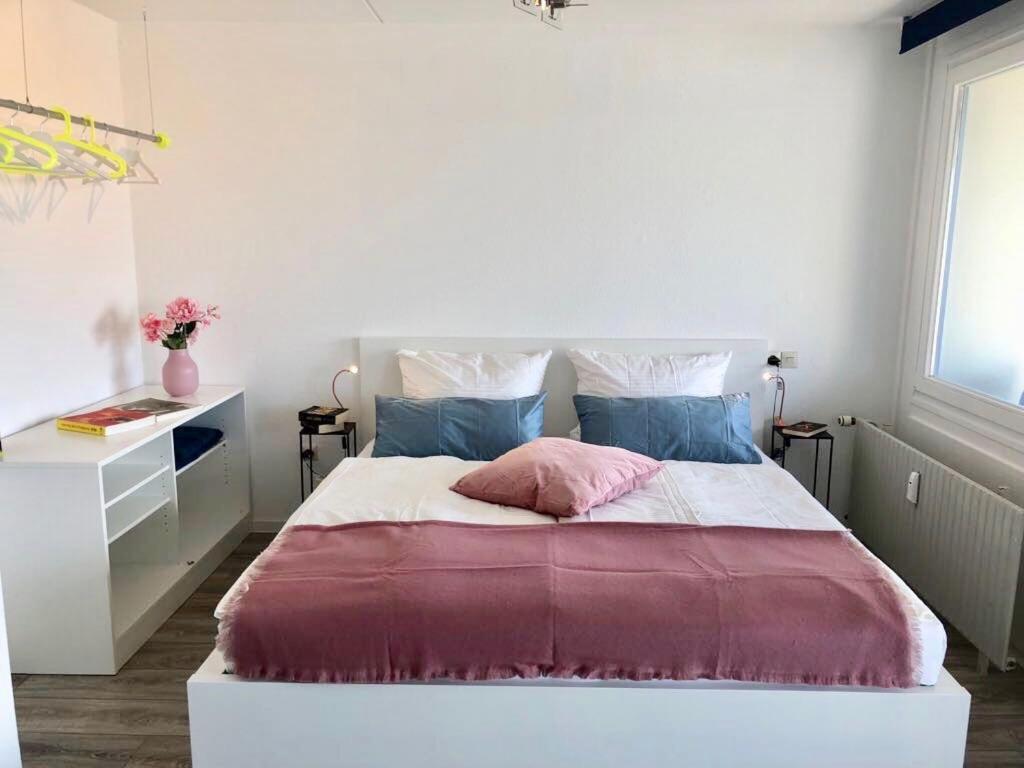 Grosses Appartement Mit Aussichtsbalkon Ludwigsburg Buitenkant foto